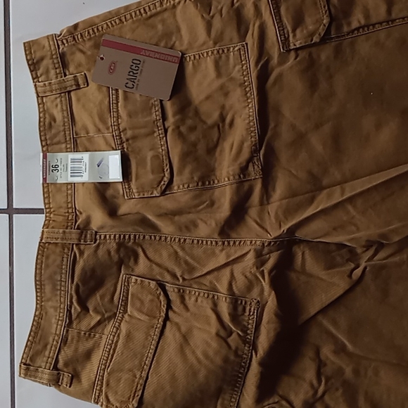 Unionbay BNWT Men's Cargo Shorts SZ 36 - Picture 6 of 16